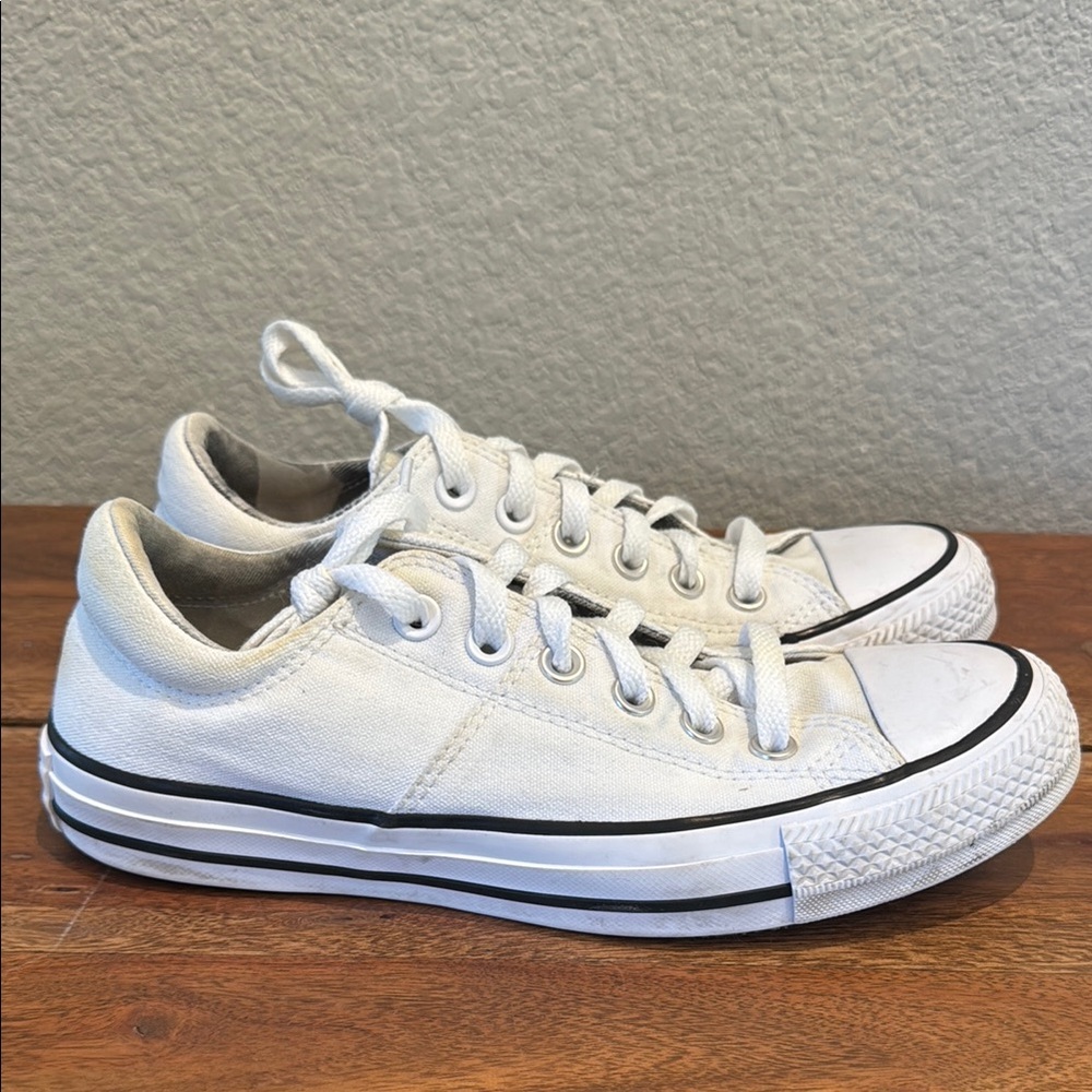 Converse Low Top Sneakers